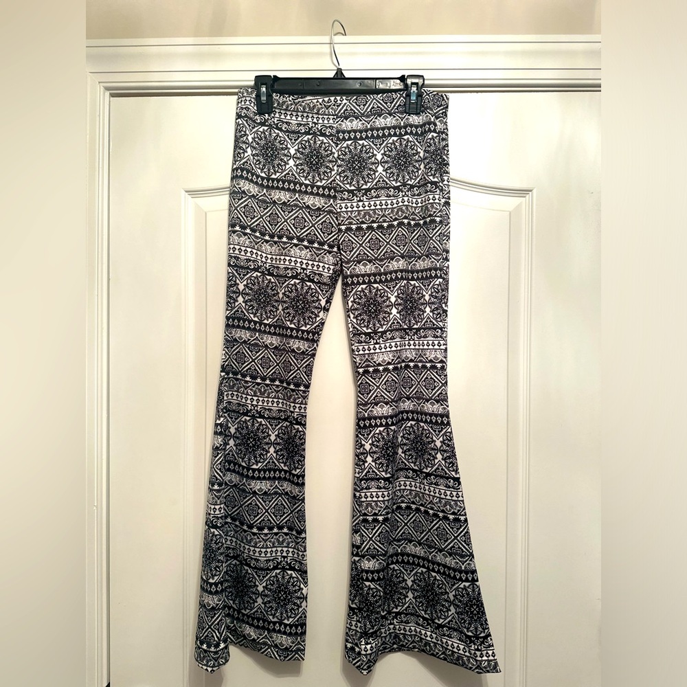 Bell Bottom pants by Sensational collection. Size Large. Black/White print